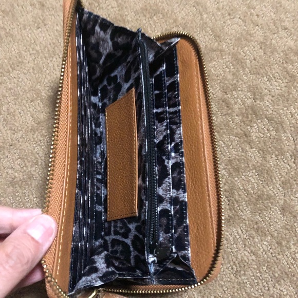 Kenneth Cole clutch - Picture 2 of 2